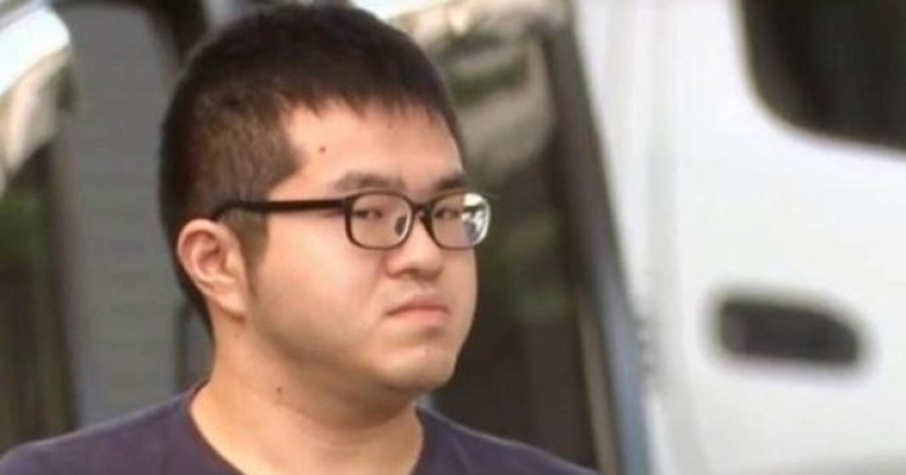 A rapist tracked down a Japanese singer by studying the reflection of the street in her eyes in a selfie A rapist tracked down a Japanese singer by studying the reflection of the street in her eyes in a selfie