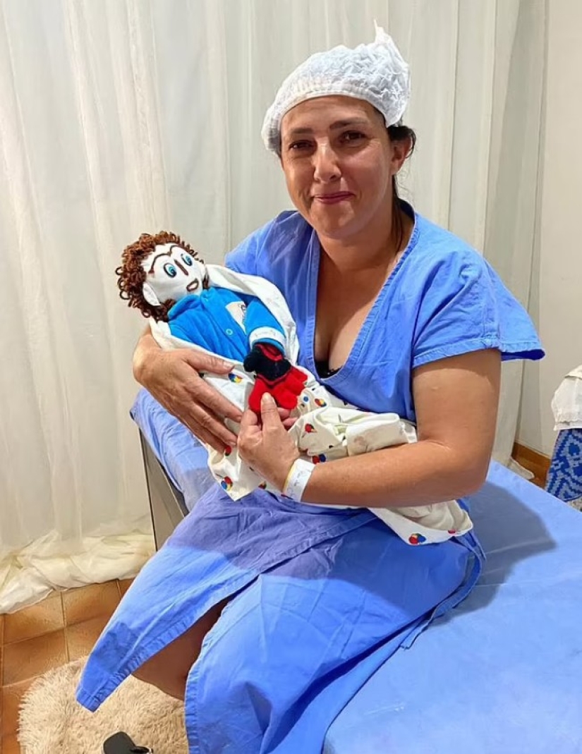 A resident of Brazil married a doll and gave birth to her child A resident of Brazil married a doll and gave birth to her child