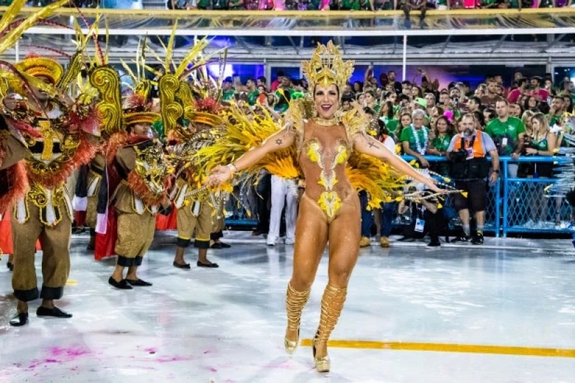 A riot of colors and emotions: the annual carnival has started in Rio de Janeiro