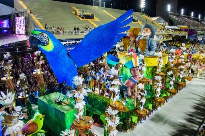 A riot of colors and emotions: the annual carnival has started in Rio de Janeiro