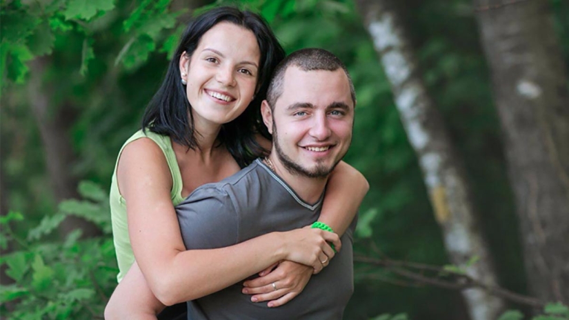 A Russian woman, whose husband cut off her hands out of jealousy, had a bionic prosthesis made A Russian woman, whose husband cut off her hands out of jealousy, had a bionic prosthesis made