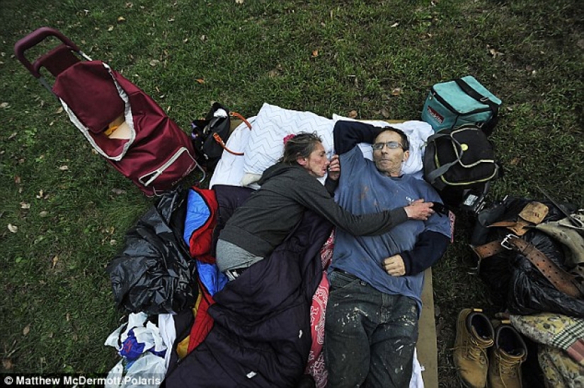 A success story on the contrary: how a rich heiress came to live on a park bench