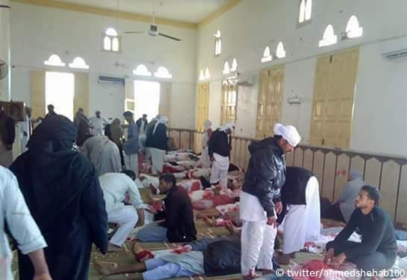 A terrorist attack in an Egyptian mosque killed 235 people A terrorist attack in an Egyptian mosque killed 235 people
