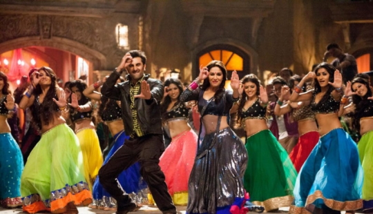 A thousand dancing Indians ruined a cruise for vacationers A thousand dancing Indians ruined a cruise for vacationers