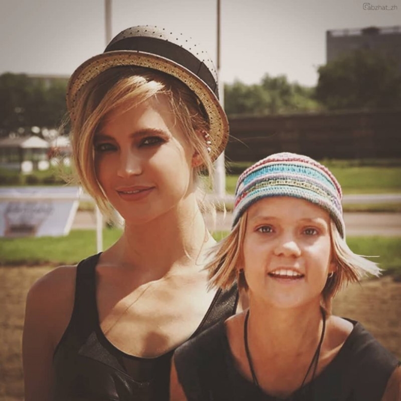 "A través del tiempo": 30 celebridades rusas posando con versiones jóvenes de sí mismas