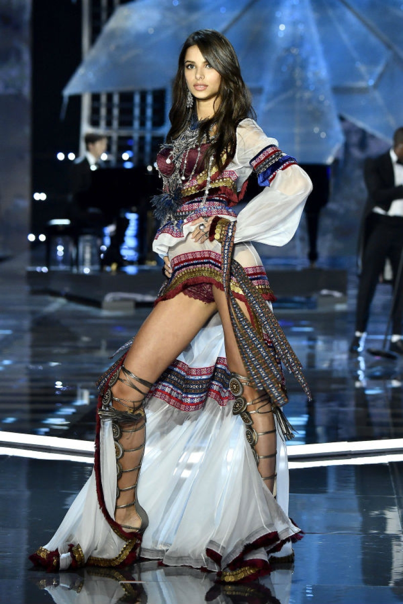 A Victoria's Secret underwear show was held in Shanghai, where three Russian models were not allowed