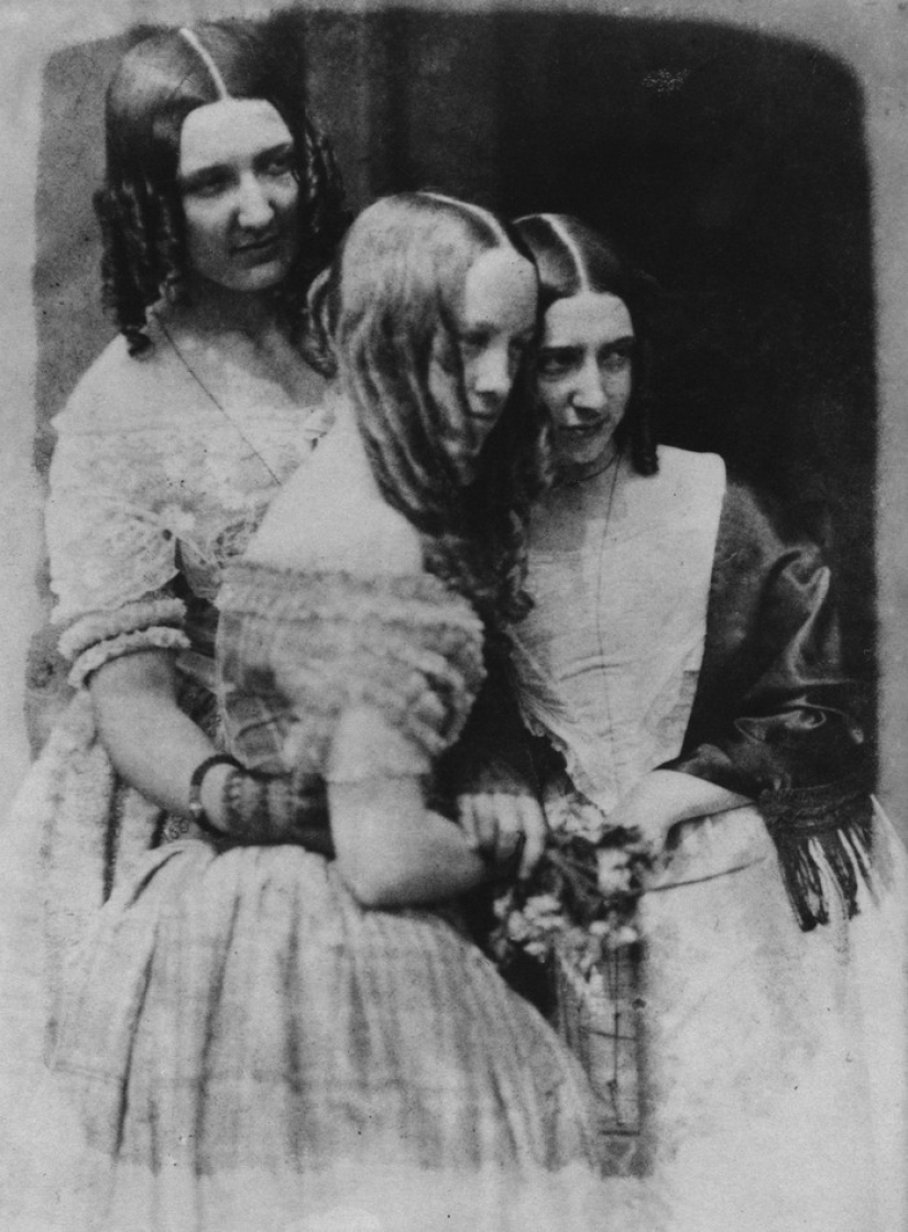 A window into the past: 30 first photographs taken in 1839 by John Herschel