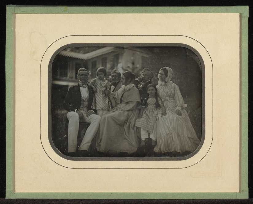 A window into the past: 30 first photographs taken in 1839 by John Herschel