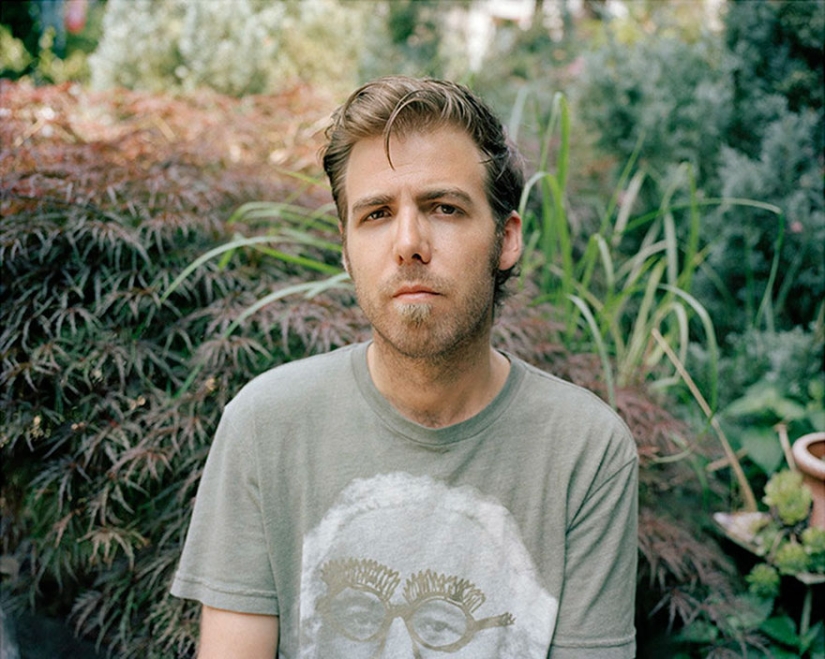 A woman told about her husband's depression in a series of poignant photos A woman told about her husband's depression in a series of poignant photos