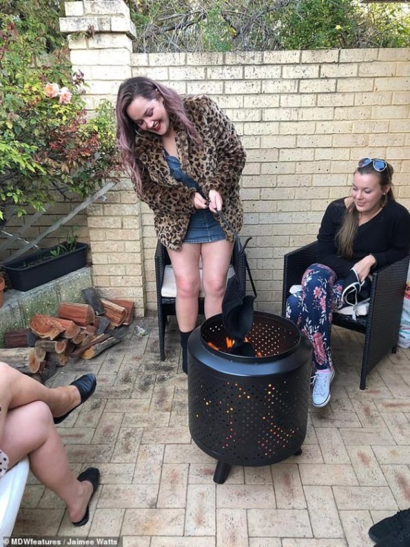 Adiós, tetas! Las chicas organizaron una fiesta para una amiga a la que le extirparon los senos debido a la amenaza de cáncer