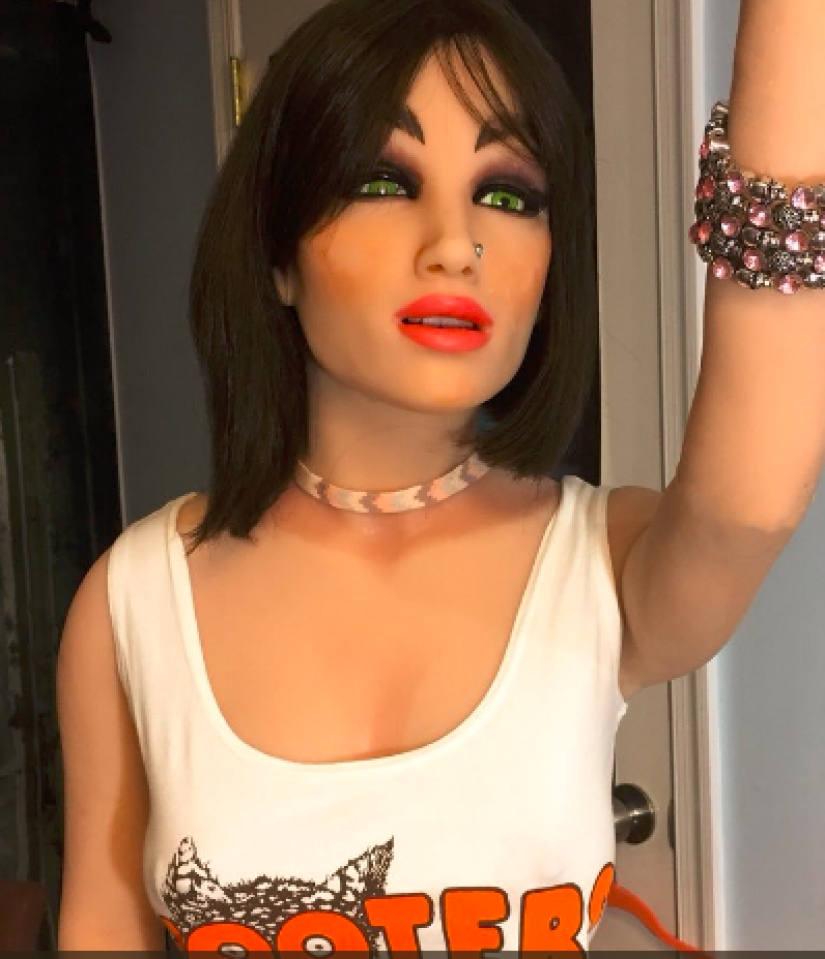 Adult Games, or Why Men Play with Dolls