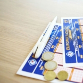 Afortunado en la vida: el francés ganó un millón de euros en la misma lotería por segunda vez en dos años