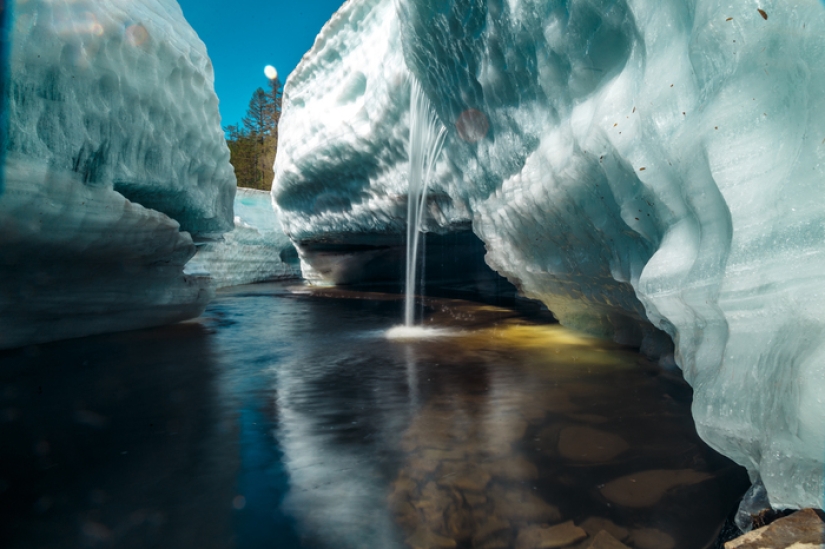After seeing this, you will want to go to Yakutia: a walk on the ice in the hot summer