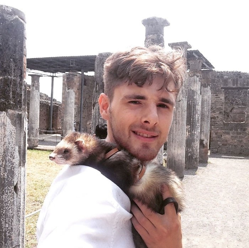 After the tragic death of loved ones, the guy sold everything to travel the world with a ferret After the tragic death of loved ones, the guy sold everything to travel the world with a ferret