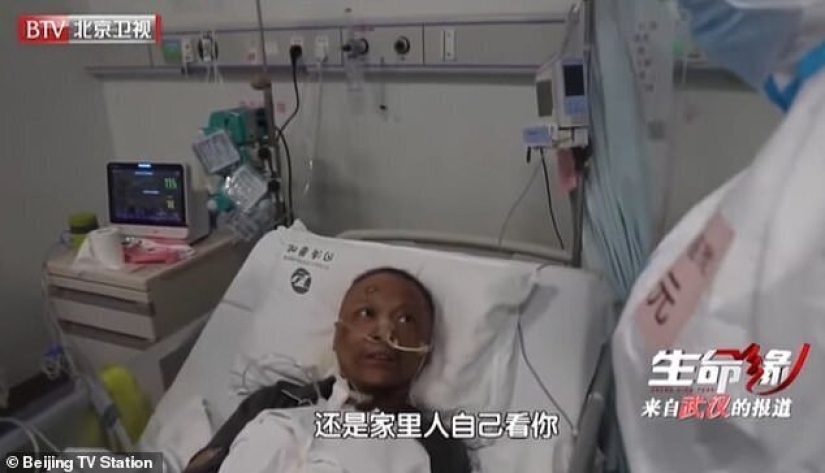 After treatment for coronavirus, doctors from Wuhan became dark-skinned After treatment for coronavirus, doctors from Wuhan became dark-skinned