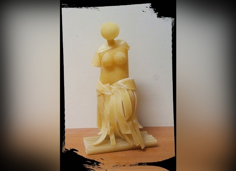 "Against censorship, for all good things": macaroni sculptor presented his vision of the Kama Sutra