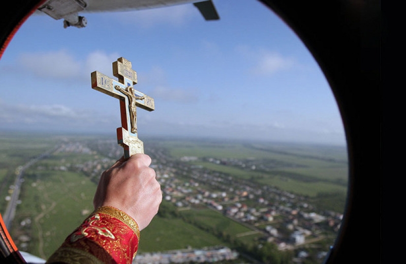 Against fornication and drunkenness: 70 liters of holy water were poured on Tver from an airplane