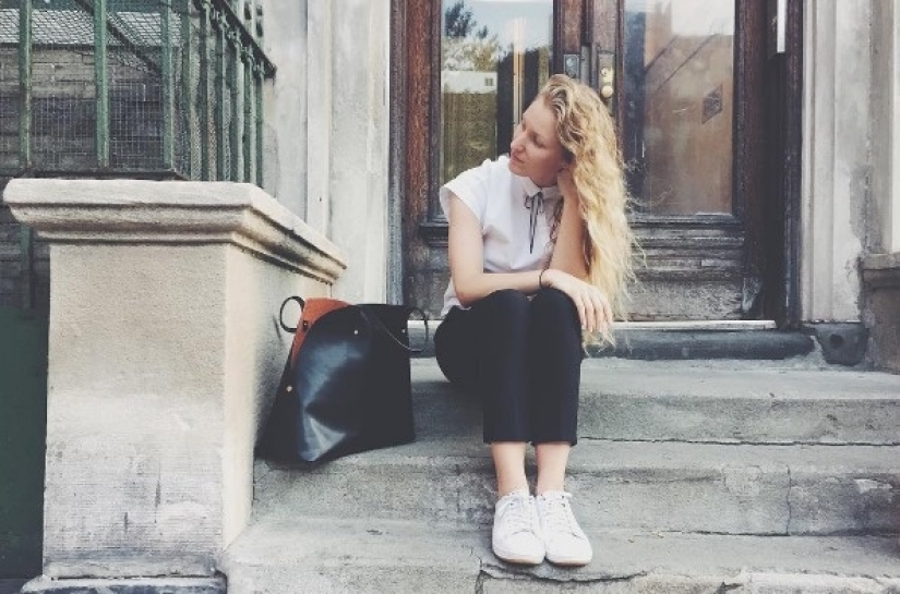 Against the system: the girl went to work for 3 years in the same clothes