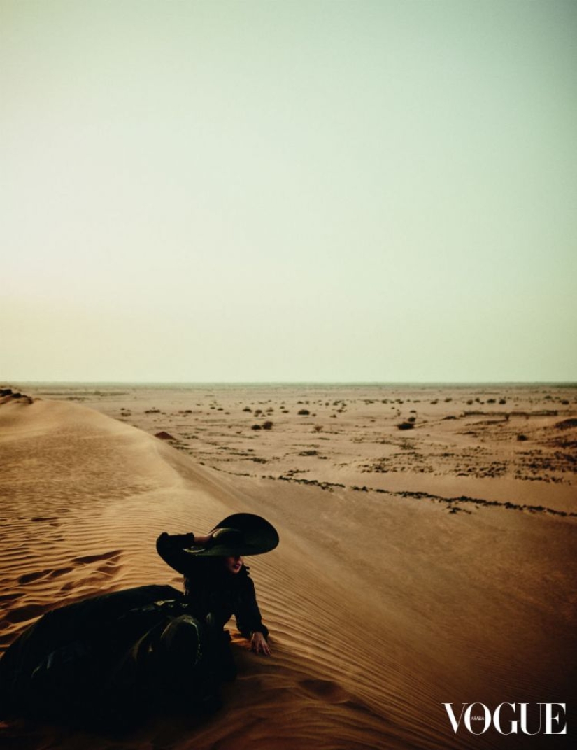 Ahora puedes: la princesa de Arabia Saudita protagonizó al volante la portada de la nueva Vogue