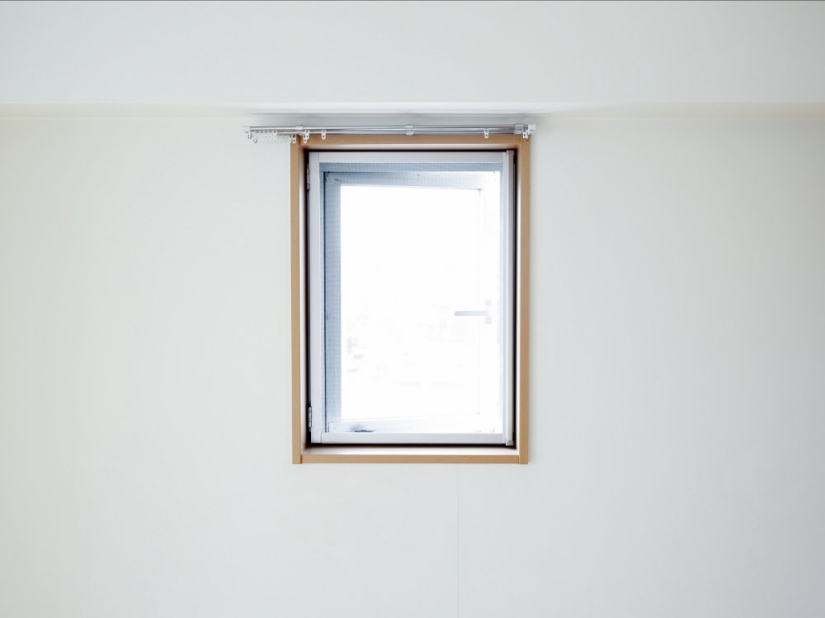 Al menos la pelota está rodando: apartamentos dolorosamente vacíos de minimalistas japoneses Al menos la pelota está rodando: apartamentos dolorosamente vacíos de minimalistas japoneses