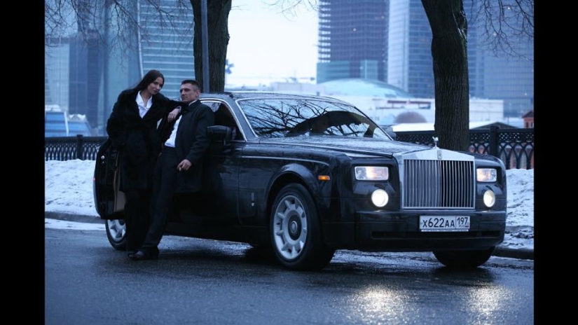 "¡Al menos tu ayudante tiene un culo hermoso!": Los moscovitas quedaron impresionados con la sesión de fotos del diputado popular "¡Al menos tu ayudante tiene un culo hermoso!": Los moscovitas quedaron impresionados con la sesión de fotos del diputado popular