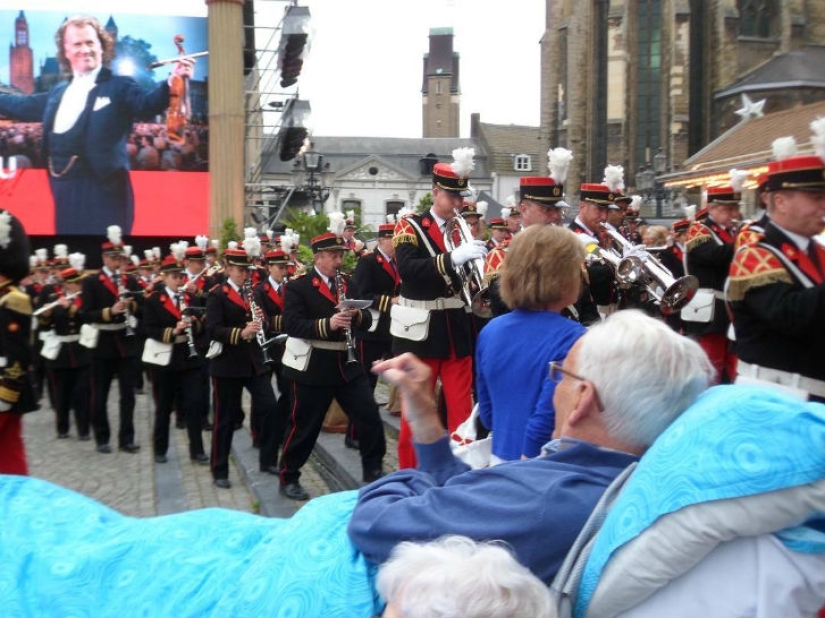 Alcanzar el cielo en holandés: cómo se cumplen los últimos deseos de los enfermos terminales Alcanzar el cielo en holandés: cómo se cumplen los últimos deseos de los enfermos terminales