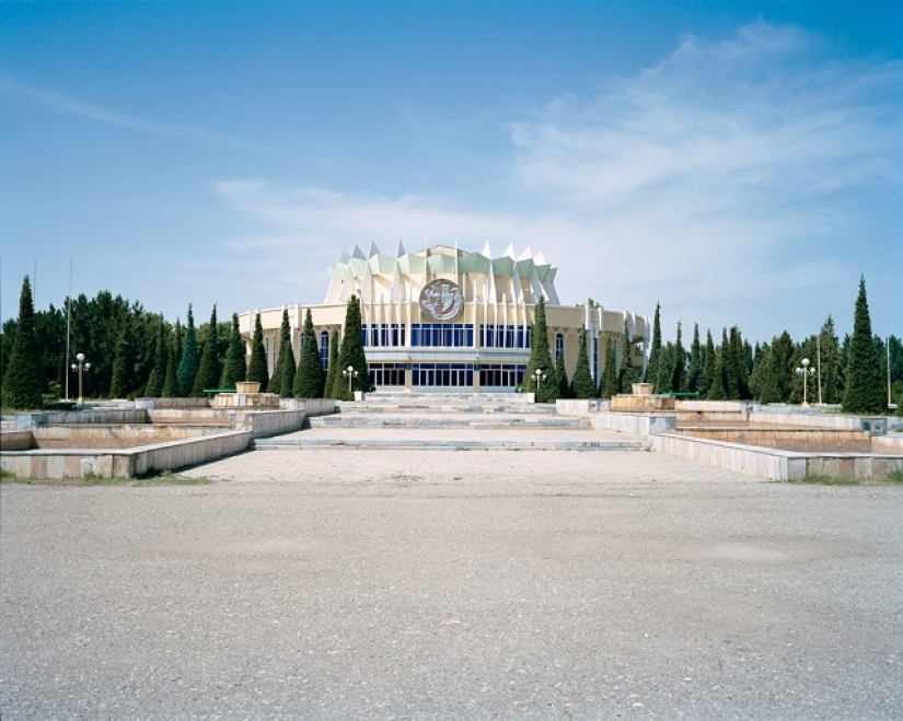 Algodón y el desierto: fotos de un fotógrafo británico fascinado por Uzbekistán Algodón y el desierto: fotos de un fotógrafo británico fascinado por Uzbekistán