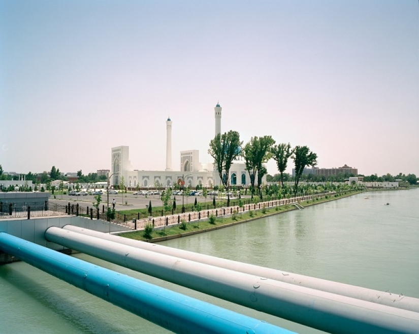 Algodón y el desierto: fotos de un fotógrafo británico fascinado por Uzbekistán Algodón y el desierto: fotos de un fotógrafo británico fascinado por Uzbekistán