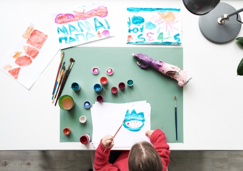 Alice in Wonderland: a little resident of Chelyabinsk was given a cyber hand in Skolkovo