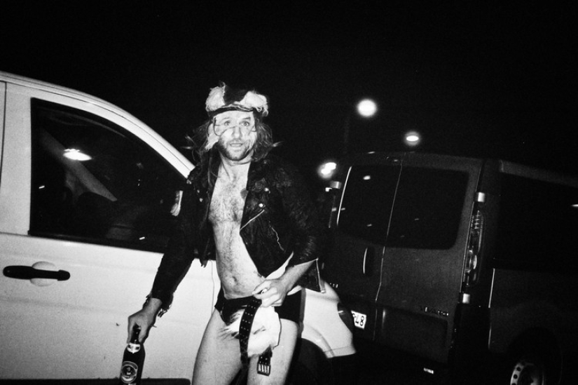 "All cats are grey": Night Berlin in the lens of Christian Reister