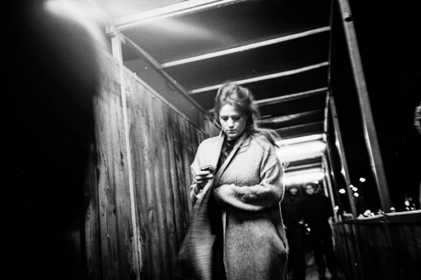 "All cats are grey": Night Berlin in the lens of Christian Reister