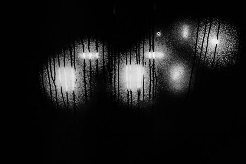 "All cats are grey": Night Berlin in the lens of Christian Reister