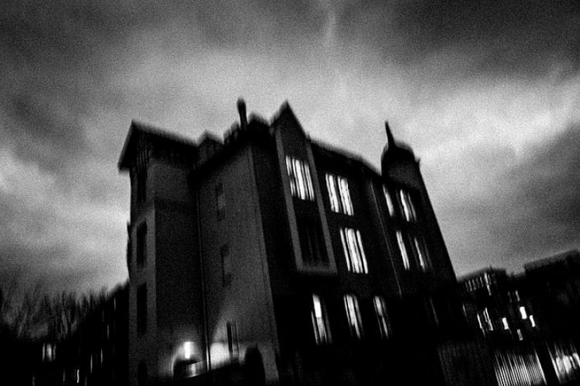 "All cats are grey": Night Berlin in the lens of Christian Reister