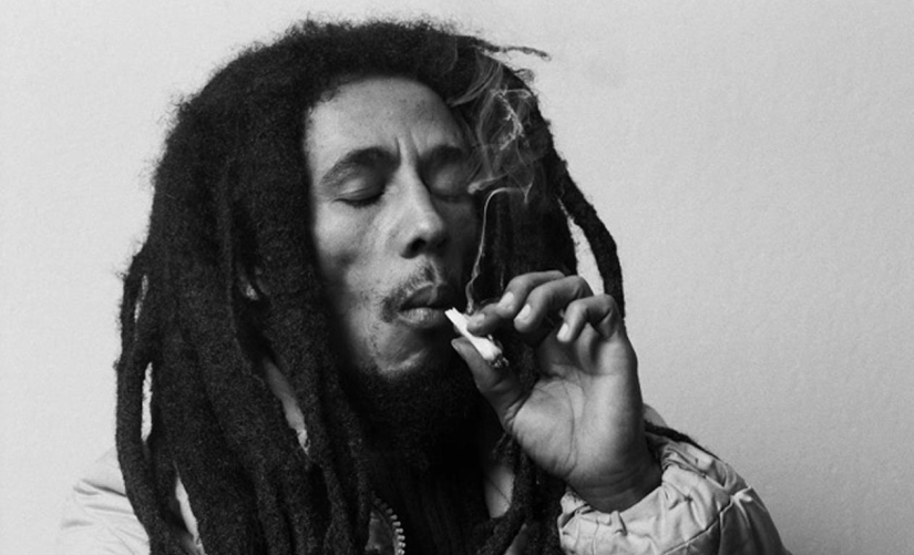 Almas muertas: clasificación de estrellas que continúan ganando en la tumba Almas muertas: clasificación de estrellas que continúan ganando en la tumba