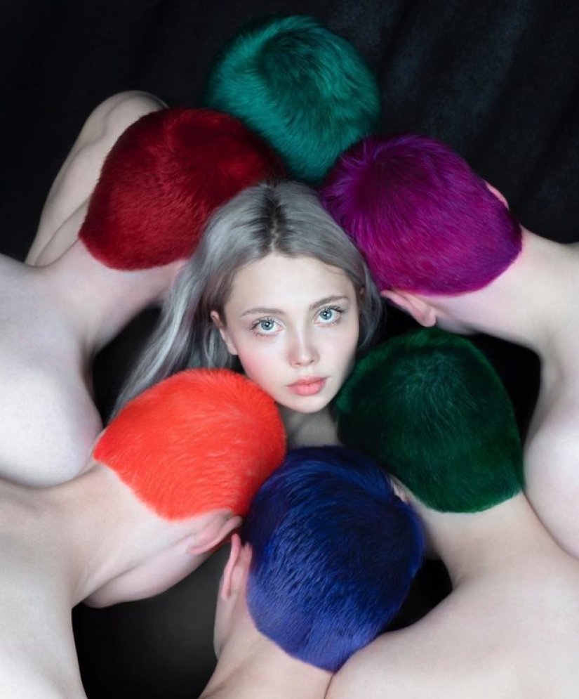 Alternate reality Elena Sadlinki: brain-breaking selfie, thought provoking Alternate reality Elena Sadlinki: brain-breaking selfie, thought provoking