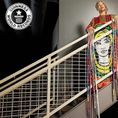 American with uniquely long nails set a record