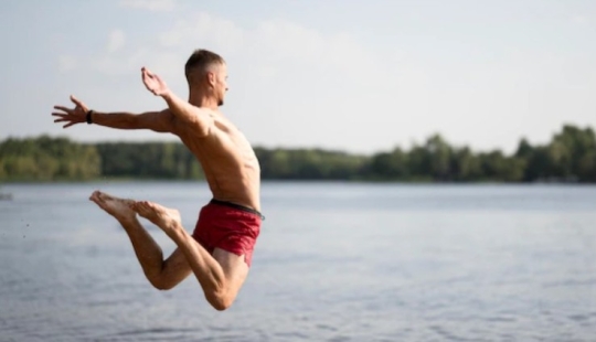 An American died because he swallowed a brain-eating amoeba while swimming