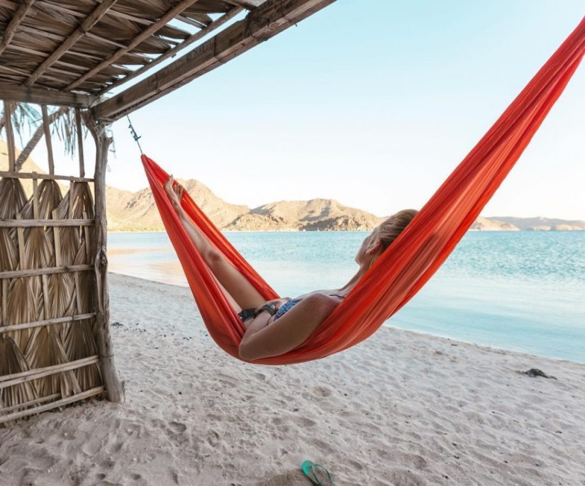 An American extreme woman lived in a car for a whole year, traveling around the country and making incredible landscapes An American extreme woman lived in a car for a whole year, traveling around the country and making incredible landscapes