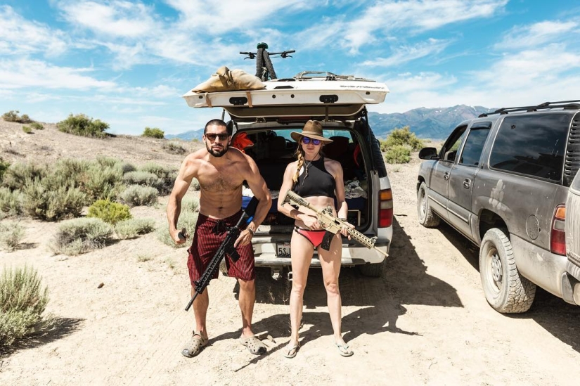 An American extreme woman lived in a car for a whole year, traveling around the country and making incredible landscapes An American extreme woman lived in a car for a whole year, traveling around the country and making incredible landscapes