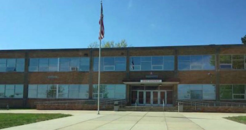 An American student put his school up for sale and paid for it with a graduation An American student put his school up for sale and paid for it with a graduation