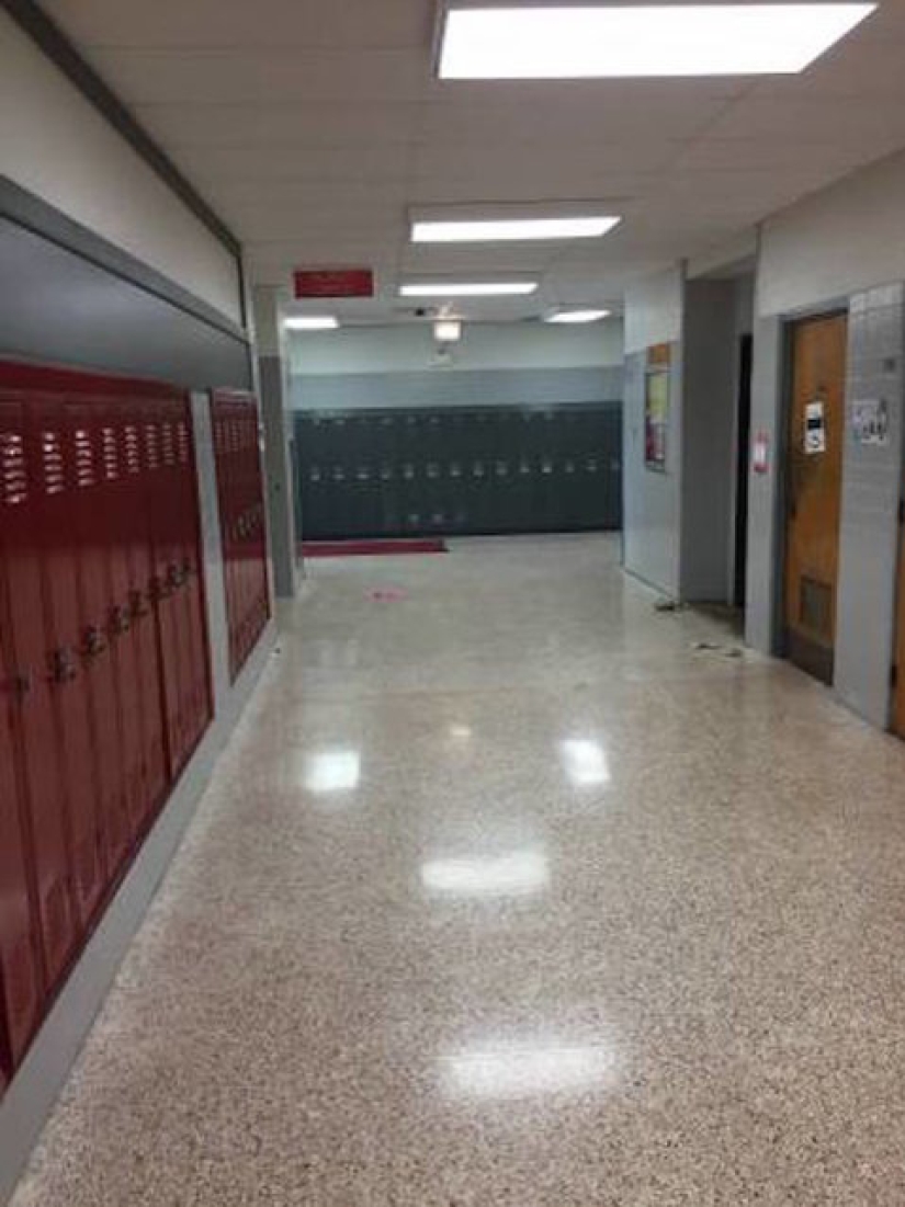 An American student put his school up for sale and paid for it with a graduation An American student put his school up for sale and paid for it with a graduation