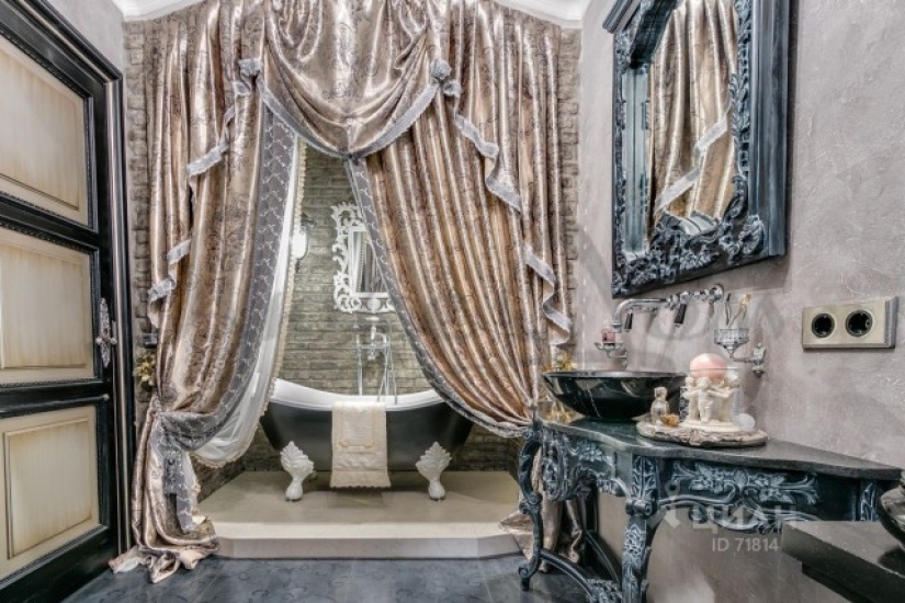 An apartment for sale in Moscow for 55 million rubles, which seemed to be furnished by gypsies