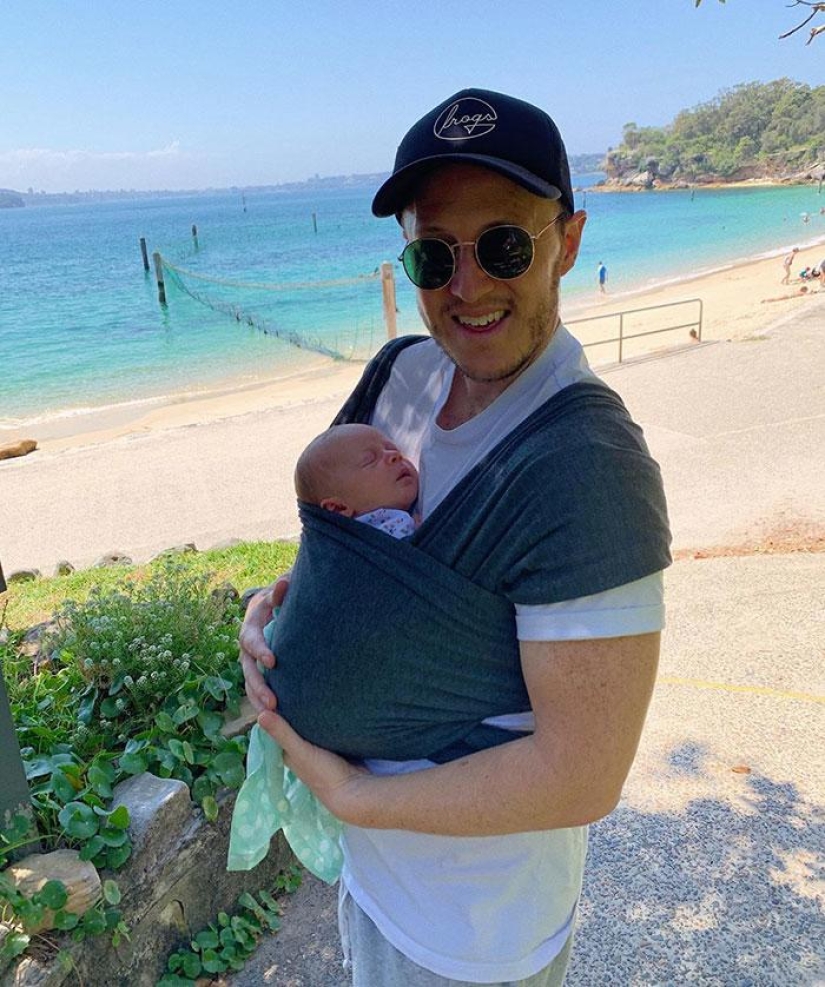 An apple tree from an apple: an Australian comedian copies the facial expressions of his tiny daughter An apple tree from an apple: an Australian comedian copies the facial expressions of his tiny daughter