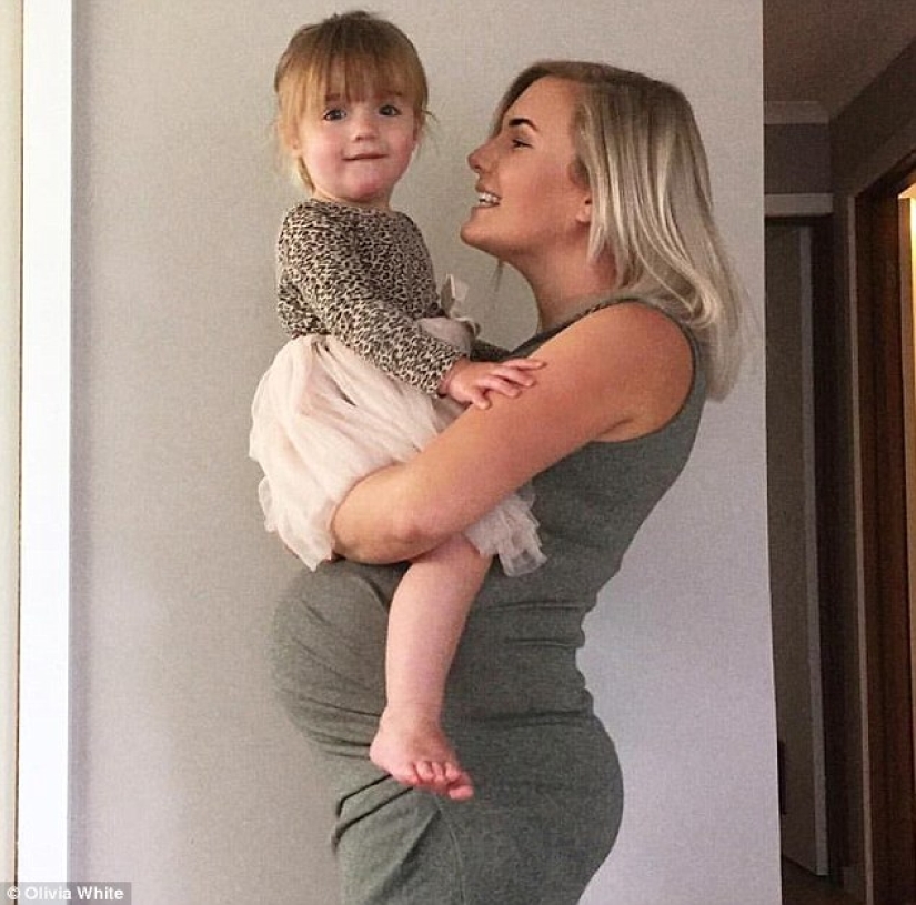 An Australian woman undressed, speaking out against the fashion for a quick recovery of the figure after childbirth