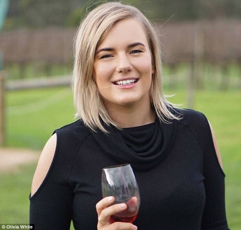 An Australian woman undressed, speaking out against the fashion for a quick recovery of the figure after childbirth