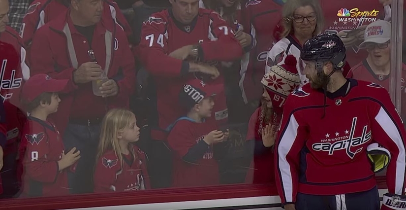 An NHL hockey player stubbornly tried to give a little girl a puck. It turned out the third time An NHL hockey player stubbornly tried to give a little girl a puck. It turned out the third time