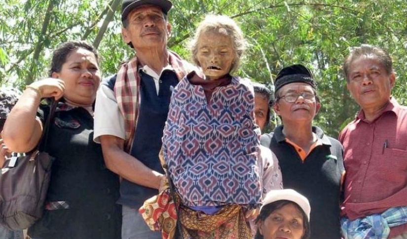 Aún No Ha Terminado: Los Rituales Funerarios Más Extraños Del Mundo Aún No Ha Terminado: Los Rituales Funerarios Más Extraños Del Mundo