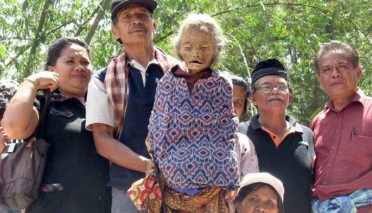 Aún No Ha Terminado: Los Rituales Funerarios Más Extraños Del Mundo Aún No Ha Terminado: Los Rituales Funerarios Más Extraños Del Mundo