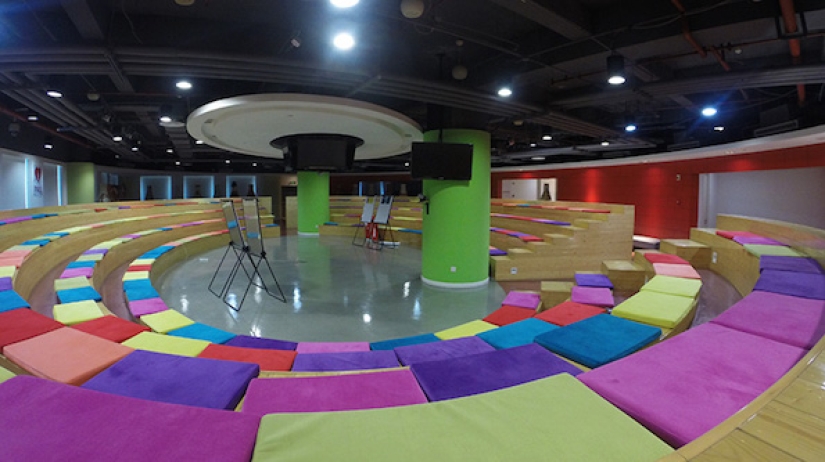 An office where everything is for people: how Coca-Cola employees work and relax in Shanghai