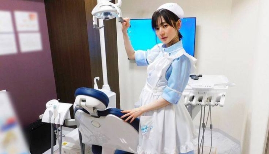 Anime maids work in one of the Tokyo dentists